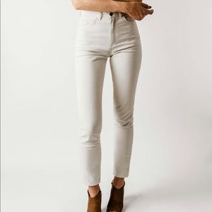 Imogene + Willie Elizabeth Ojai Stone White Jeans